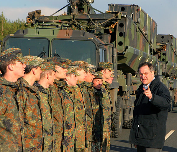 In Gohlis bei Riesa informiert sich am Dienstag (04.04...