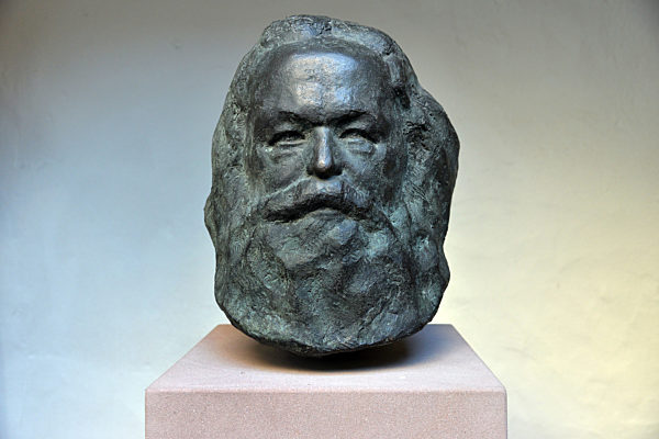 Büste von Karl Marx in Trier enthüllt