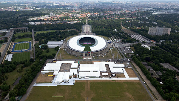 Fussball DFB Pokal Finale 2023/24, 1.FC Kaiserslautern - Pressekonfernez / Training