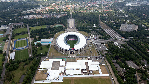 Fussball DFB Pokal Finale 2023/24, 1.FC Kaiserslautern - Pressekonfernez / Training