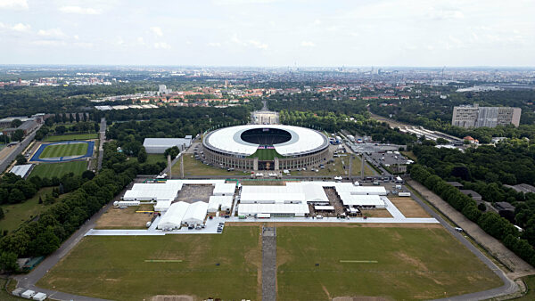 Fussball DFB Pokal Finale 2023/24, 1.FC Kaiserslautern - Pressekonfernez / Training