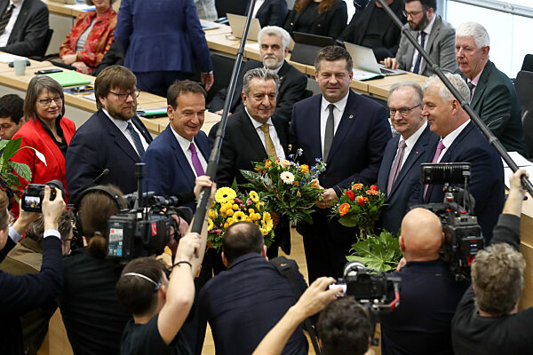 Politik - Landtag Sachsen-Anhalt Landtagssitzung - Wahl des Ministerpräsidenten