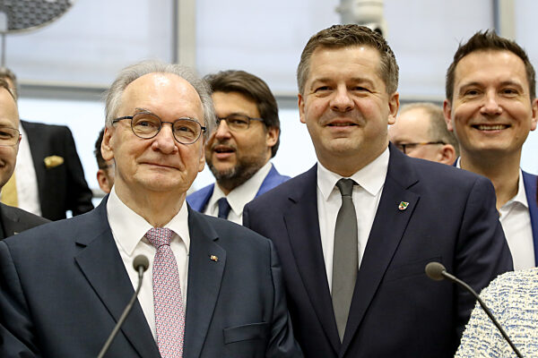 Politik - Landtag Sachsen-Anhalt Landtagssitzung - Wahl des Ministerpräsidenten