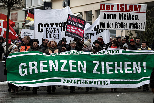 Demo Bürgerverein "Zukunft Heimat" gegen Flüchtlinge