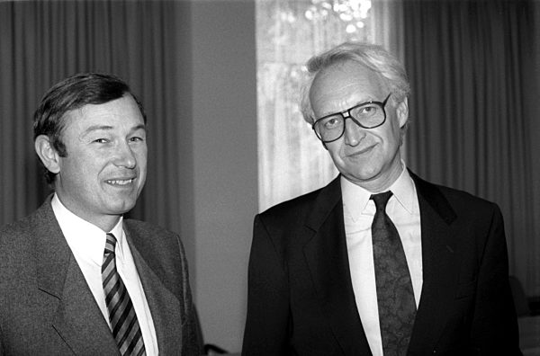 Der neue bayerische Innenminister Edmund Stoiber (r...