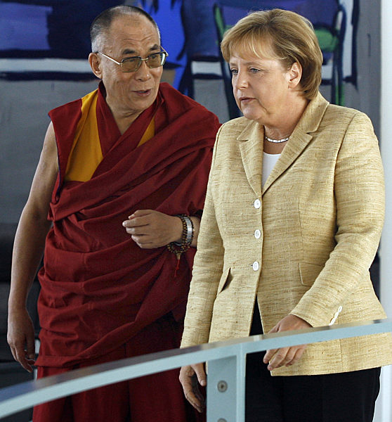 Bundeskanzlerin Merkel empfängt Dalai Lama
