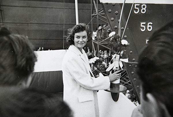 Ulli Kinau, Nichte des Seemanndichters Gorch Fock und Taufpatin des...