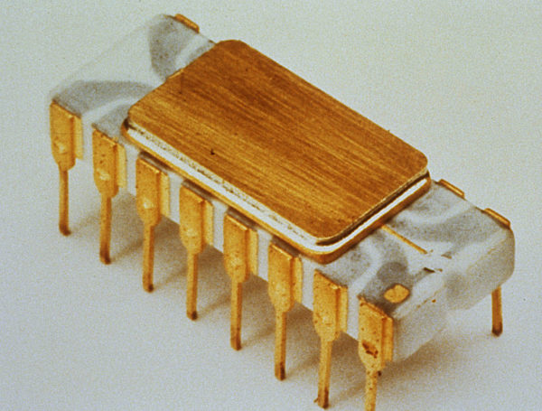 Intels erster richtiger PC-Prozessor, der 4004, aus dem Jahr 1978...