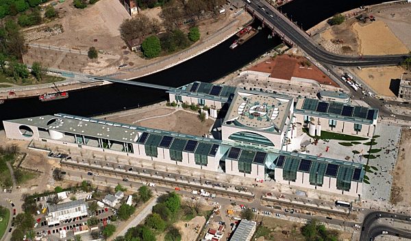 Neues Kanzleramt in Berlin eingeweiht