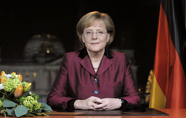 Bundeskanzlerin Angela Merkel (CDU) sitzt am Dienstag (30.12...