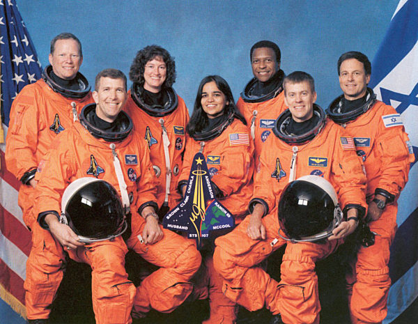 Das offizielle Teamfoto der "Columbia" STS-107 Mission: (l-r) David Brown...