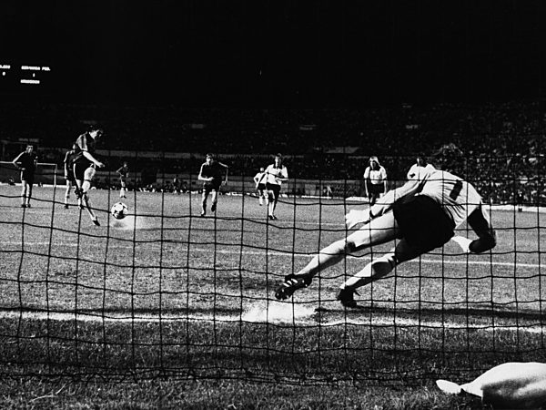 Fußball-EM '80: Finale: Deutschland - Belgien 2:1