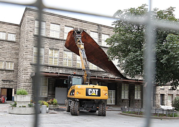 Erste Abrissarbeiten für Stuttgart 21 am Hauptbahnhof