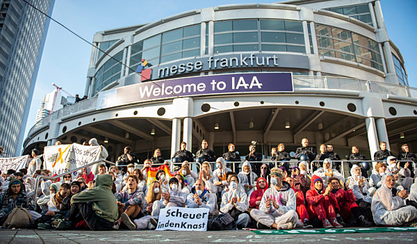 Demonstrationen gegen IAA