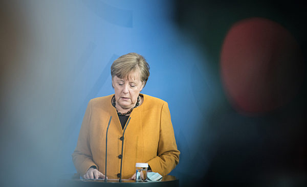 Merkel entschuldigt sich
