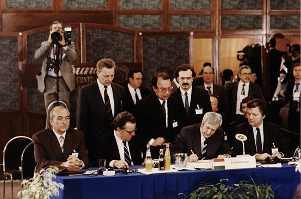 Warschauer Pakt - Auflösung beschlossen