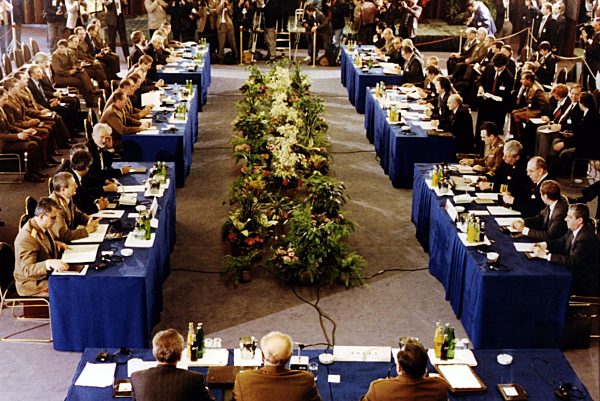 Warschauer Pakt - Auflösung beschlossen