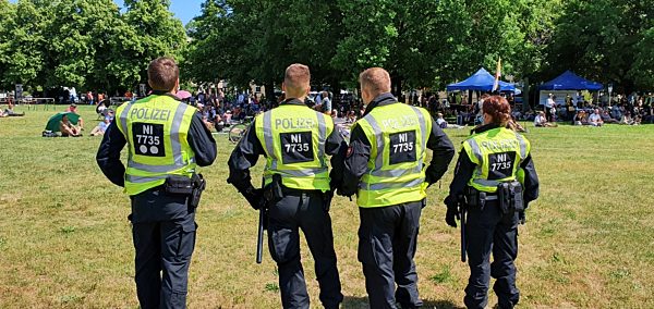 Gegner der Corona-Maßnahmen demonstrieren in Hannover