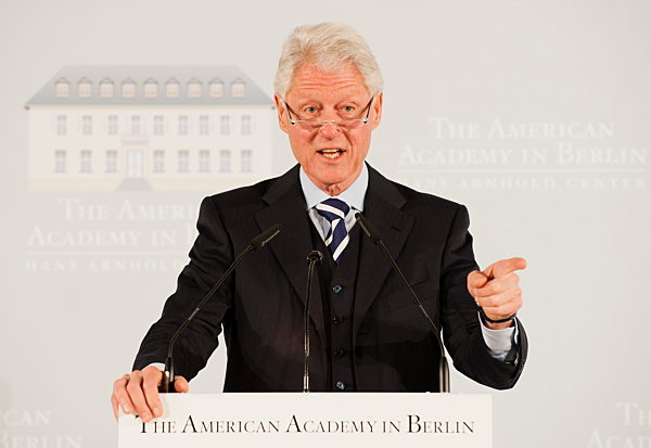 Altkanzler Kohl erhält Kissinger-Preis in Berlin