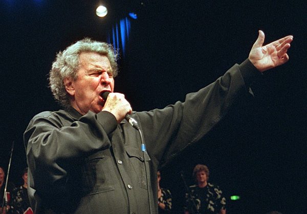 Mikis Theodorakis sagt alle Auftritte in diesem Jahr ab