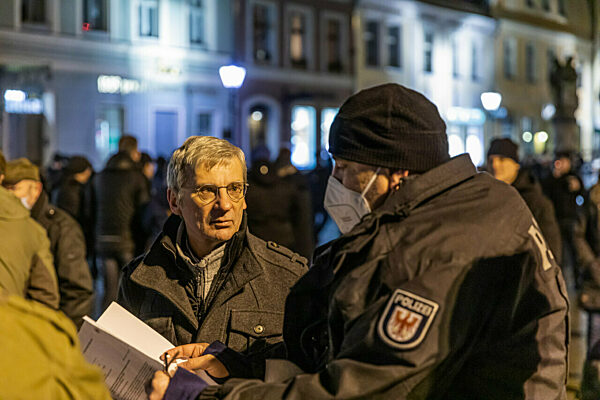 Coronavirus - Demonstration gegen Corona-Maßnahmen in Cottbus