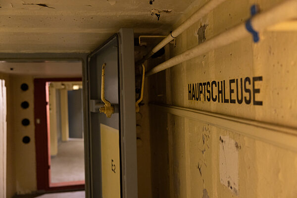Früherer Stasi-Bunker wieder für Führungen geöffnet