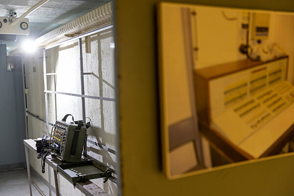 Früherer Stasi-Bunker wieder für Führungen geöffnet