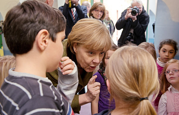 Merkel besucht Kindergarten