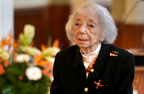 Bundesverdienstkreuz 1. Klasse an Margot Friedländer