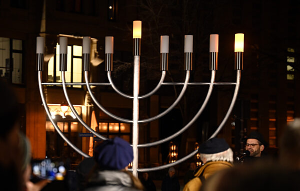 Feierliches Entzünden der Chanukka-Lichter in Leipzig