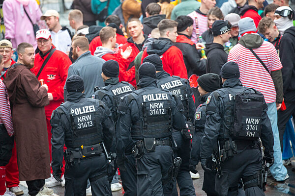 Weiberfastnacht - Köln