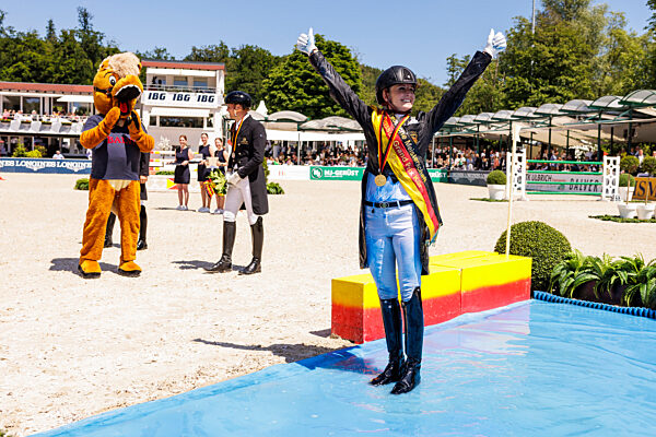 Pferdesport: Dressur DM in Balve