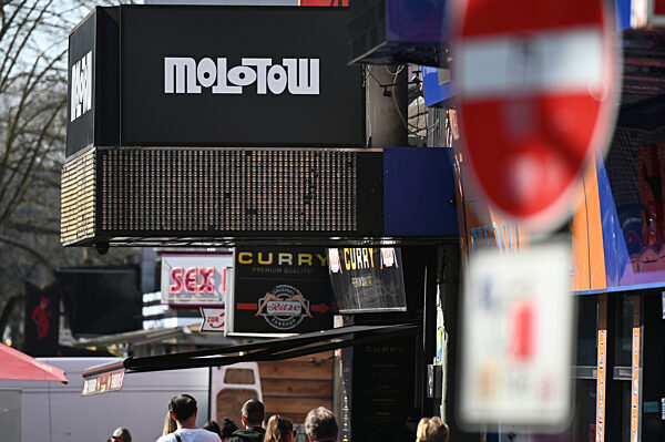 Wiedererffnung Musikclub ŽMolotowª auf der Reeperbahn