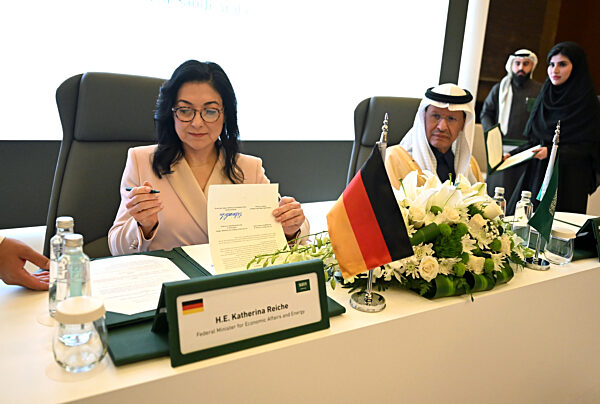 Wirtschaftsministerin Reiche besucht Saudi-Arabien