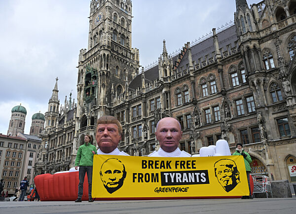 62. Münchner Sicherheitskonferenz - Greenpeace Protestaktion
