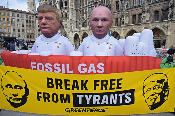 62. Münchner Sicherheitskonferenz - Greenpeace Protestaktion