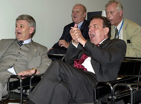 Soccer World Cup 2002: German Chancellor Schroeder