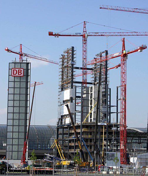 Bügelbauten am Hauptbahnhof Berlin