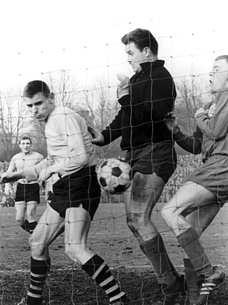(L-r) Friedhelm Konietzka von Borussia Dortmund...