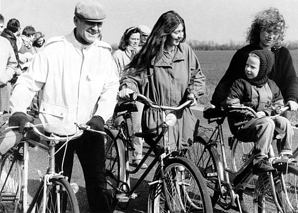 Der Magdeburger Gustav-Adolf Schur (l) ist am 29.03....