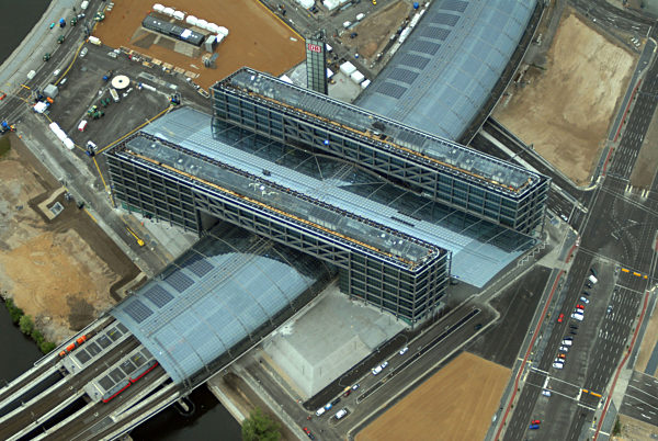 Berlins neuer Hauptbahnhof vor Eröffnung
