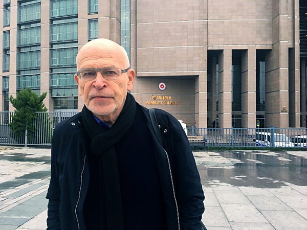 Günter Wallraff bei Prozess gegen Mesale Tolu