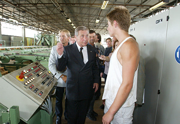 Clement im Saegewerk