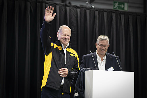 Bundeskanzler Olaf Scholz besucht Briefzentrum in Stahnsdorf