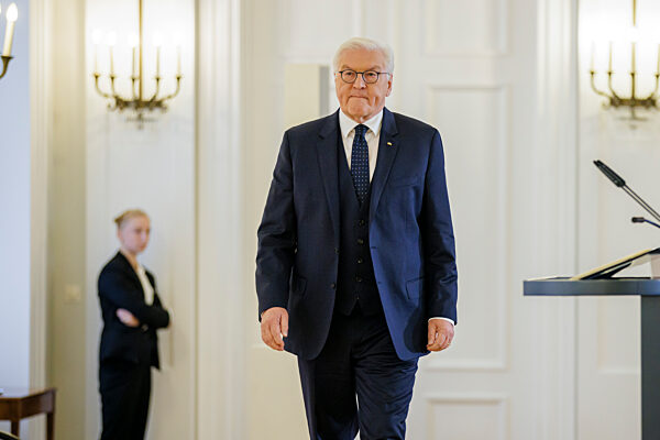 Bundespraesident Steinmeier, gibt zu den aktuellen Themen ein Pressestatemant