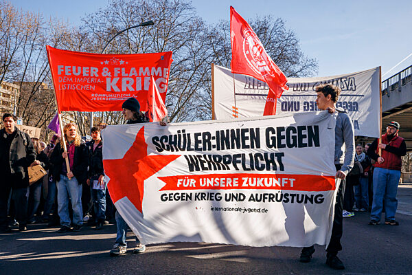 Schulstreik gegen Wehrpflicht
