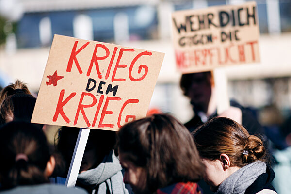 Schulstreik gegen Wehrpflicht
