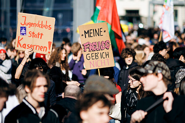 Schulstreik gegen Wehrpflicht