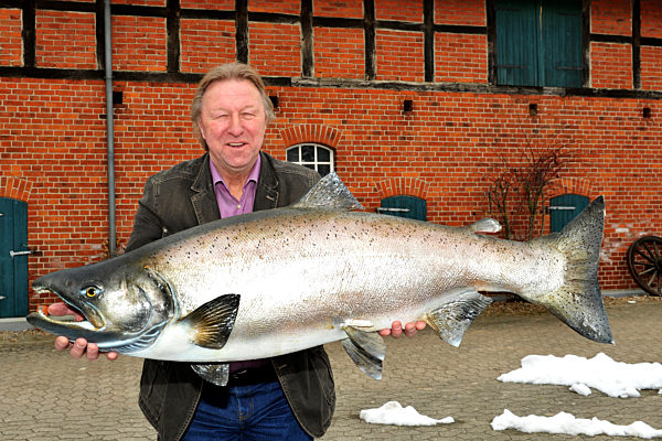 Horst Hrubesch angelte riesen Lachs