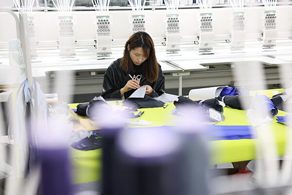 Jiangsu Lianyungang Enterprises Busy in Production During Second Quarter